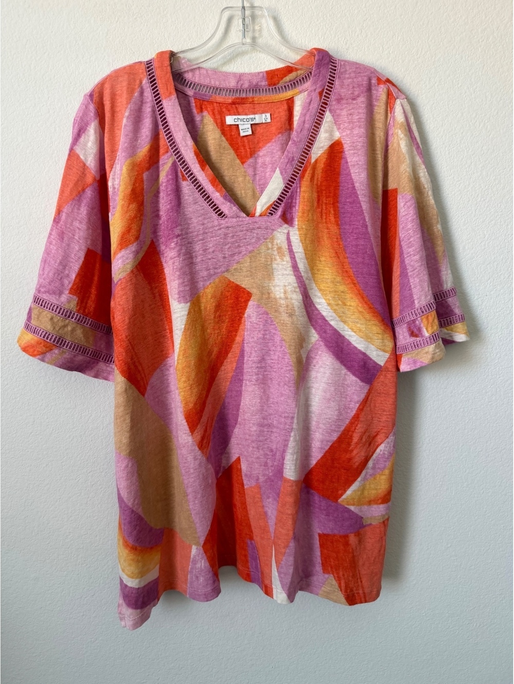 Chico’s Linen Crochet Trim Short Sleeve V-Neck Geo Abstract T-Shirt Size 3 (XL)